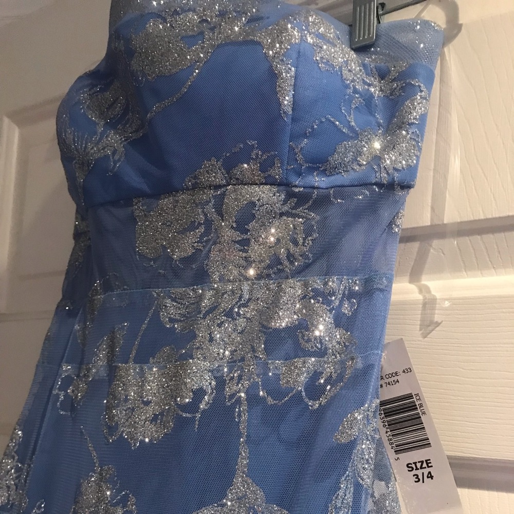 NWT Reign On strapless formal gown  Jr size 3/4